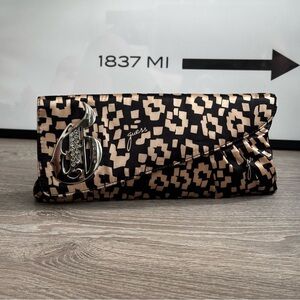 GUESS Y2K SILK/SATIN CLUTCH IN BLACK + NUDE